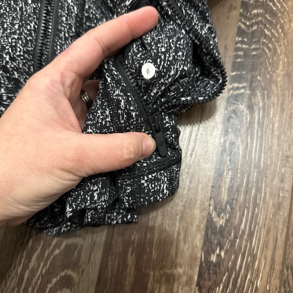 lululemon athletica Define Charcoal and White Women's Jacket - Picture 4 of 4